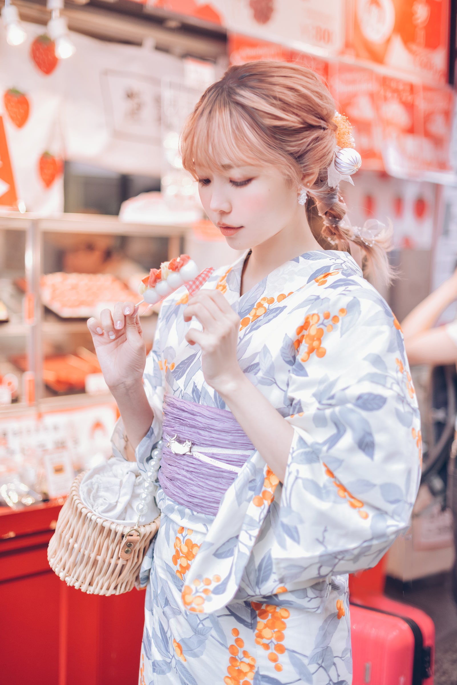 This is the sample picture from Ely - Goldfish Yukata post. Click here to see image full size.